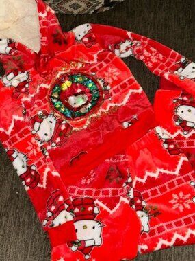 - New‎ Hello kitty fleece Xmas set